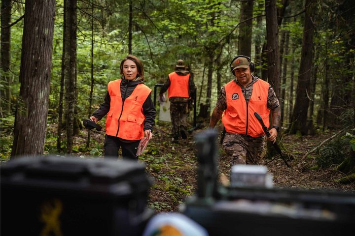 Trois chasseurs en formation