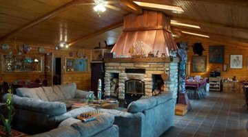 Living room at Pourvoirie Némiskau
