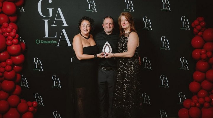 An award presented to the Relais 22 Miles Outfitter